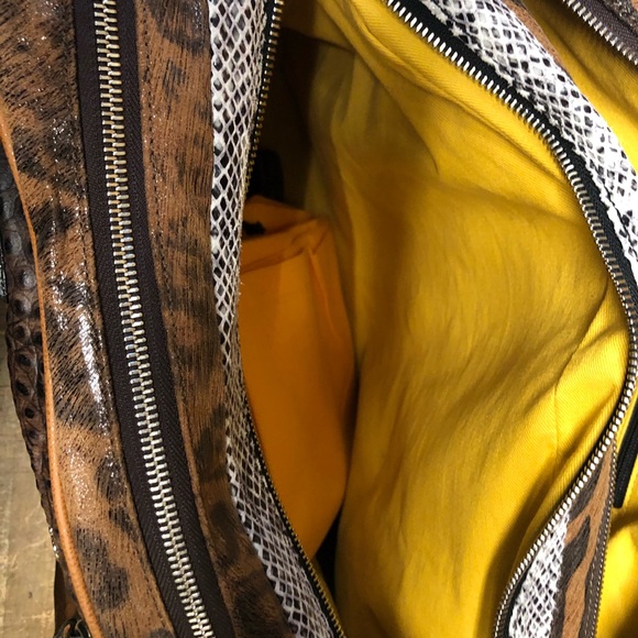 🔥🔥Mario Valentino HUGE SAVINGS leather bag 🔥🔥 - Picture 8 of 11